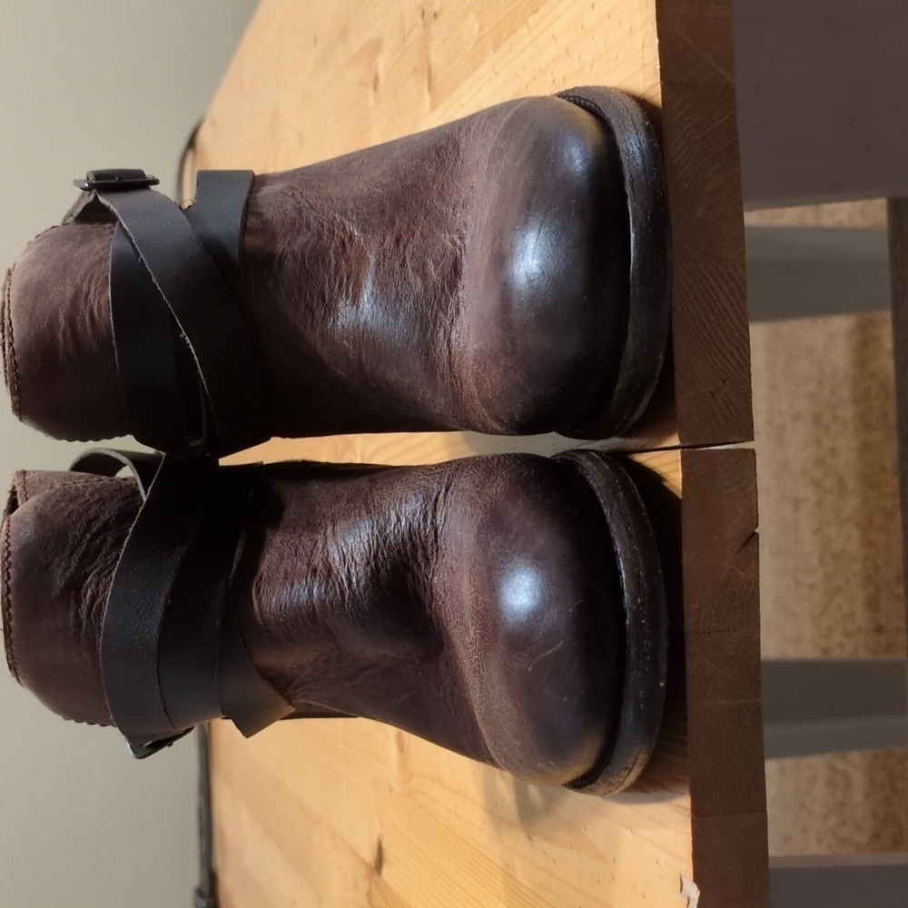 Your Fall Wardrobe Needs Hudson Booties - NWT, Leather, and Distressed for Style - Picture 2 of 16